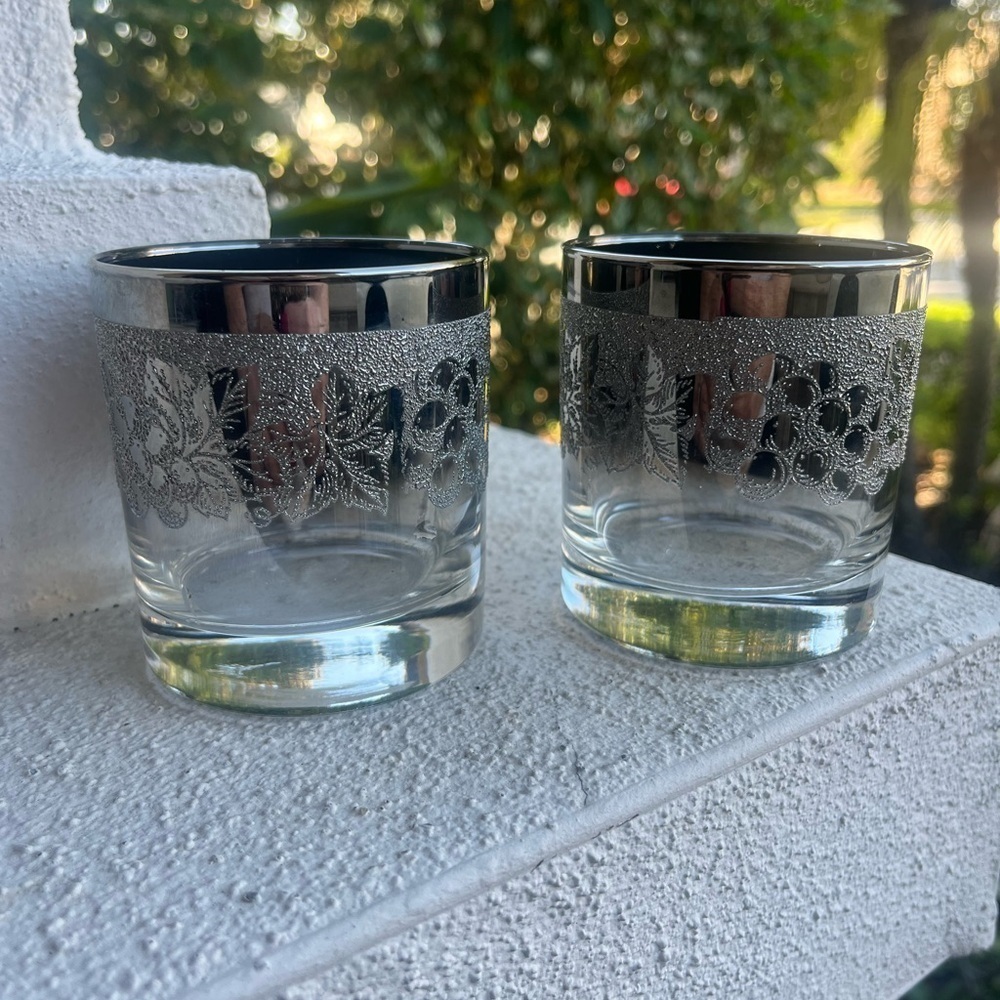Silver Fade MCM Glasses Barware Embossed Ombré High Ball 4 In Tall Set of 2